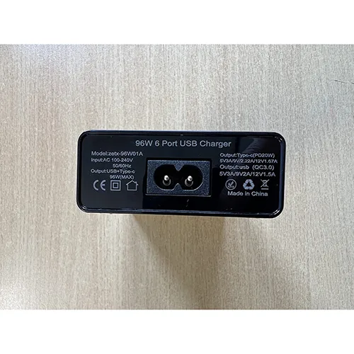 Caricabatterie «AC/USB adapter Multi-USB port charger» (HONGYEE)