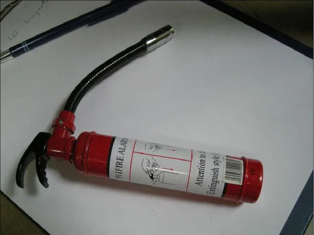 Accendino novità – Accendino gas in stile estintore — foto 2 dell'alert 1158/09