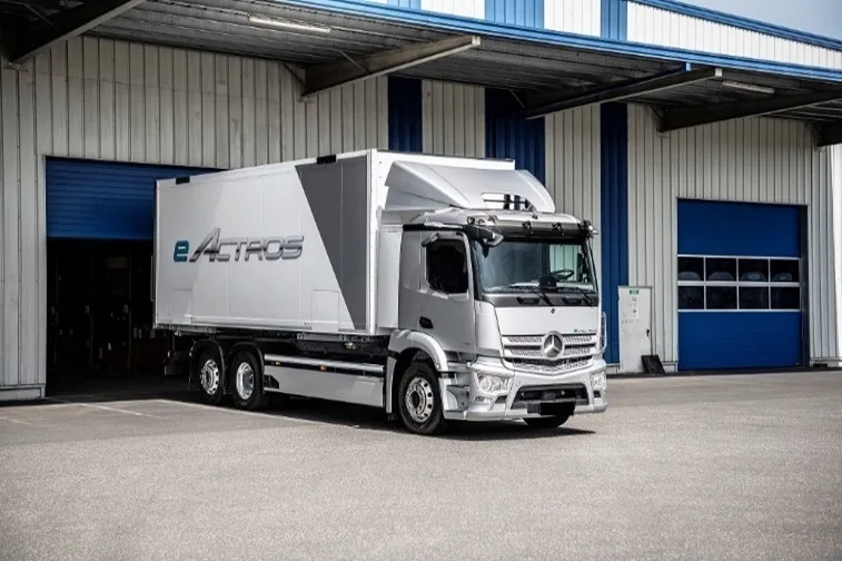 Autocarri «ACTROS, AROCS, ATEGO, eACTROS» — foto 4 dell'alert SR/02067/26
