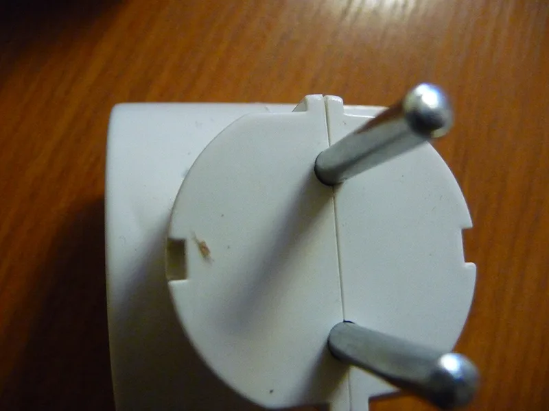 Presa multiplug «Adapter» — foto 4 dell'alert A12/00934/20