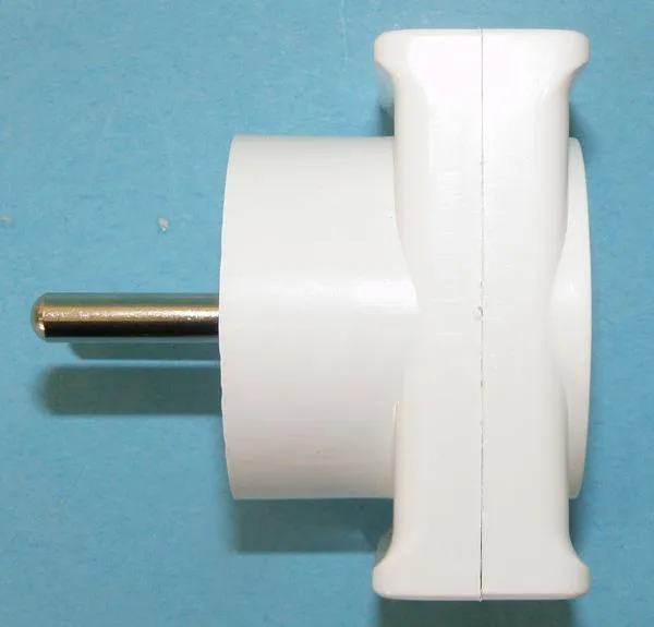 Adattatore per prese elettriche «Adapter przenośny trzykrotny» — foto 2 dell'alert A12/1143/19