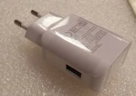 Caricabatterie USB «Adaptive Fast Charging» — foto 2 dell'alert A12/00315/21