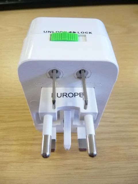 Adattatore di viaggio &amp; #13; &amp; #13; «Adaptor International All-in-one» — foto 3 dell'alert A12/1352/12