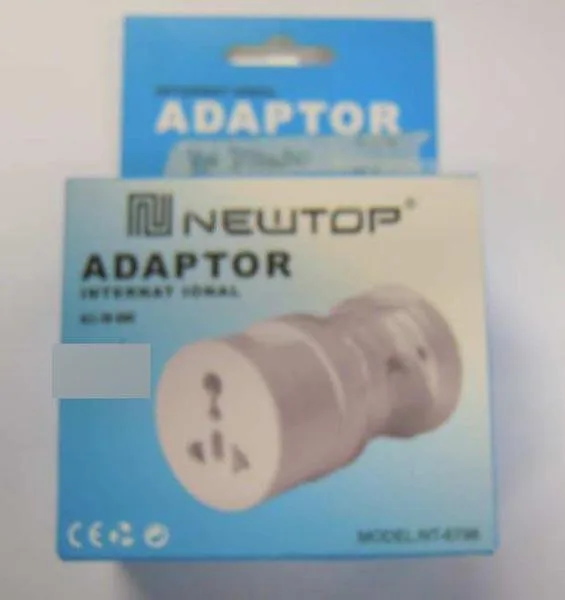 Adattatore della spina di viaggio «Adaptor» — foto 2 dell'alert A12/0609/17