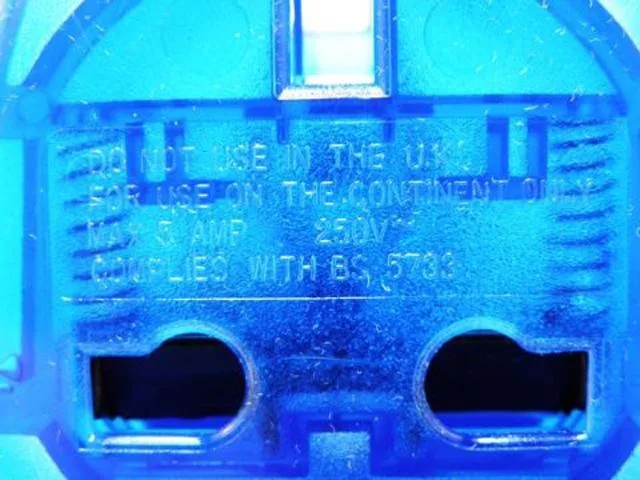 Adattatore della spina "adattatore europeo" &amp; #13; &amp; #13; (Travel Blue)