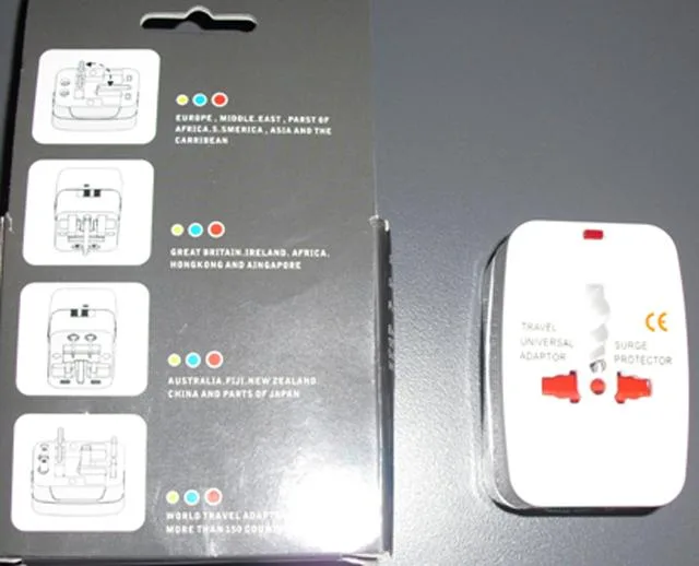 Adattatore della spina di viaggio "Travel Universal Adaptor" & #13; & #13; — foto 1 dell'alert 0007/12