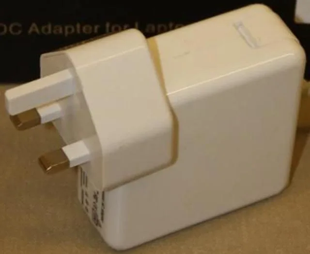Adattatore di rete "Replacement AC/DC Adaptor" — foto 2 dell'alert 1338/11