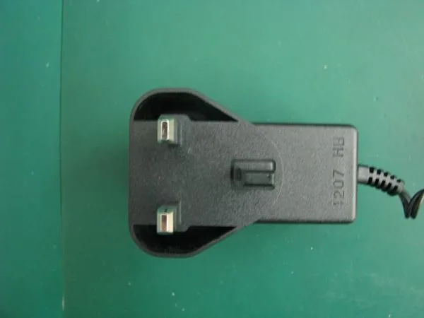 Adattatore di rete utilizzato in Philips DVD Player/Recorder/VCR combi/hts e DVD/Photo Frame — foto 2 dell'alert 0427/09