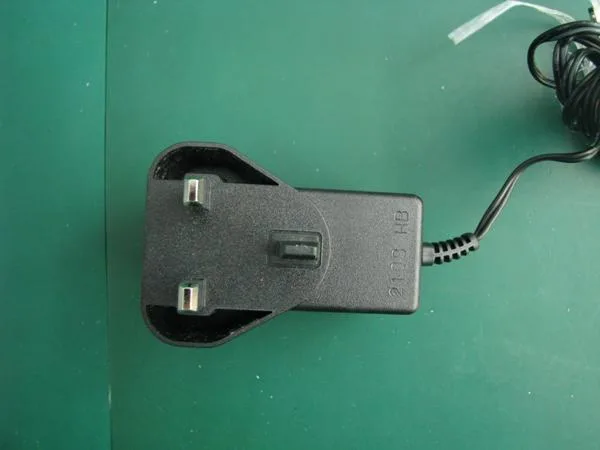 Adattatore di rete utilizzato in Philips DVD Player/Recorder/VCR combi/hts e DVD/Photo Frame — foto 4 dell'alert 0427/09