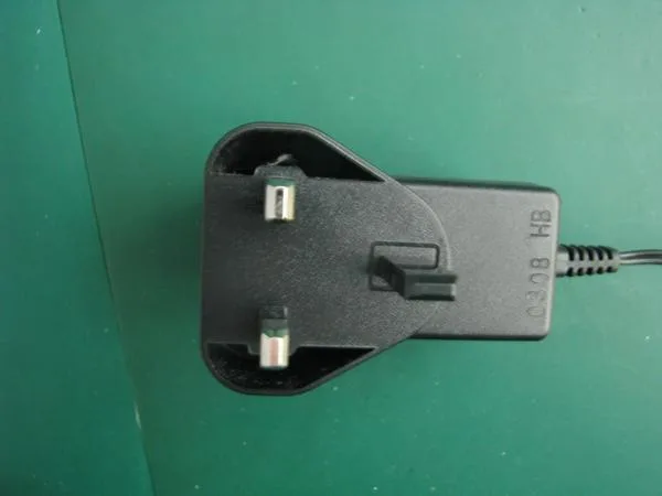 Adattatore di rete utilizzato in Philips DVD Player/Recorder/VCR combi/hts e DVD/Photo Frame — foto 6 dell'alert 0427/09