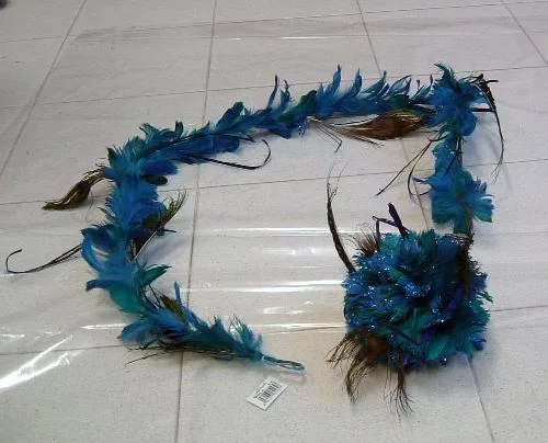 Addobbi natalizi con piume trattate (Unknown)