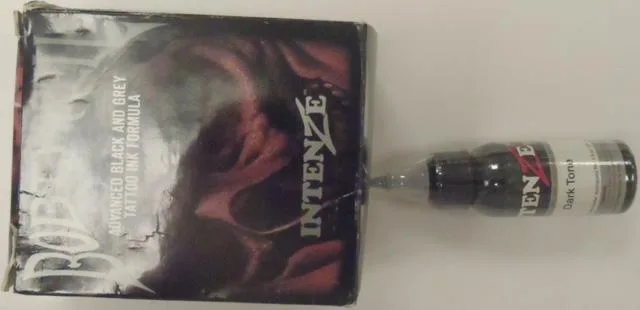 Inchiostro del tatuaggio «Advanced Black and Grey Tattoo Ink Formula, Dark Tone- Bob Tyrrell Edition» — foto 3 dell'alert A12/0609/14