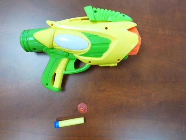 Pistola giocattolo «Air Gun Blaster Game» — foto 3 dell'alert A12/0443/15