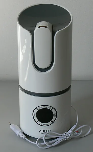 Umidificatore d'aria «Air humidifier / Ultraschall-defeuchter» — foto 1 dell'alert A12/01274/23
