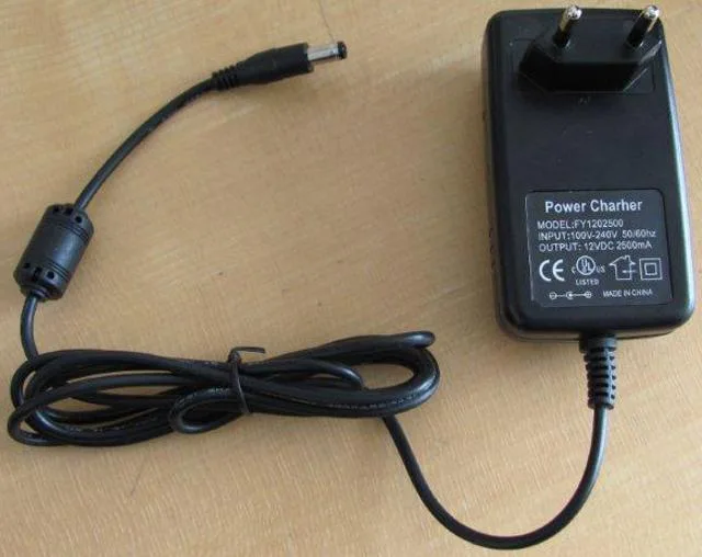 Alimentatore – Power Charher [sic] — foto 2 dell'alert 1245/10