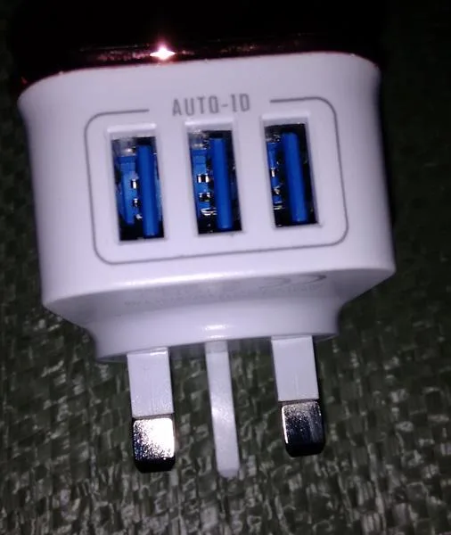 Alimentatore USB — foto 1 dell'alert A12/1075/18