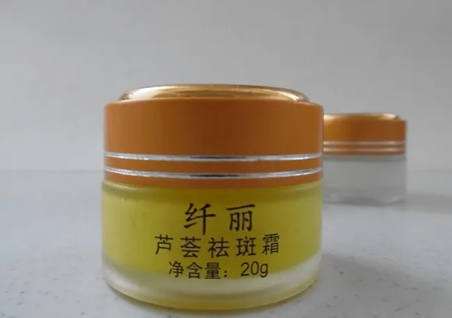 Prodotto per l'alleggerimento della pelle «Aloe Vera Freckle Cream» — foto 2 dell'alert A12/01666/20
