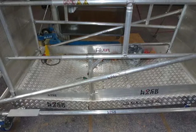 Impalcatura mobile con piattaforma di lavoro mobile «Alulift» — foto 2 dell'alert A11/0115/14