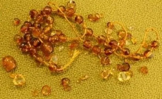 Collana di dentizione ambrata & #13; & #13; «Amber Teething Jewellery» — foto 3 dell'alert A12/1168/12