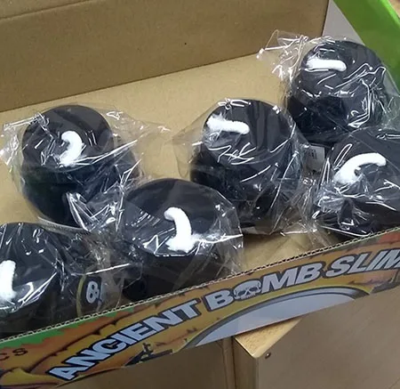 Melma giocattolo «Ancient Bomb Slime» — foto 2 dell'alert A12/01327/21