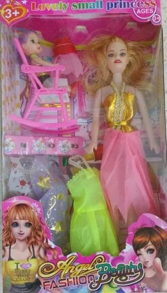 Bambola di plastica «Angel Fashion beauty» (Unknown)