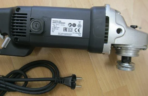 Smerigliatrice angolare «Angle Grinder» — foto 1 dell'alert A11/0072/17