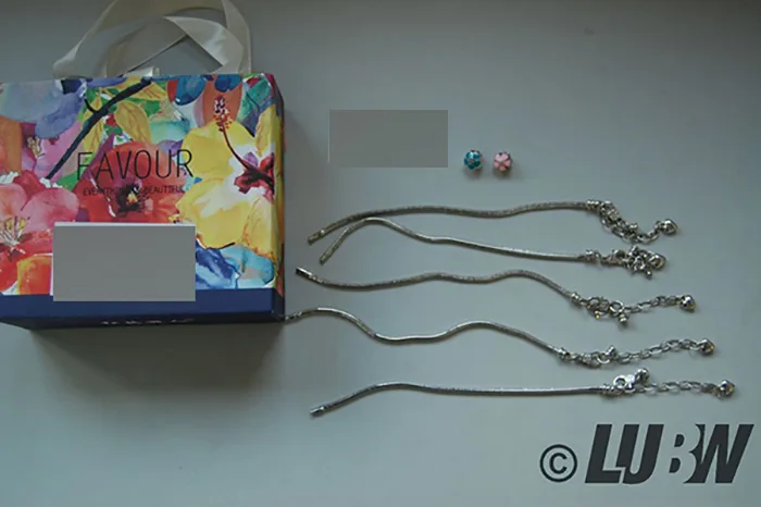 Set di bracciali con ciondoli «Aojoun 89 Pcs Geschenke für Mädchen - Schmuck Selber Machen Set, Charm Armband Making DI…» — foto 1 dell'alert INFO/00027/22
