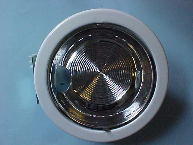 Apparecchi da incasso con lampada fluorescente compatta — foto 1 dell'alert 0045/08