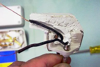 Apparecchi e dispositivi elettrici — foto 1 dell'alert 0016/05