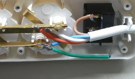 Apparecchi e dispositivi elettrici — foto 4 dell'alert 0079/05