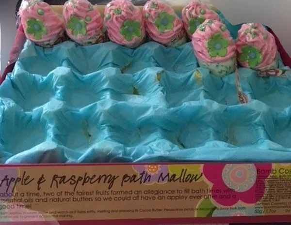 Sapone da bagno prodotto «Apple & Raspberry bath mallow» — foto 2 dell'alert A12/1197/18