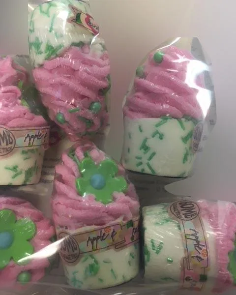 Sapone da bagno prodotto «Apple & Raspberry bath mallow» — foto 3 dell'alert A12/1197/18