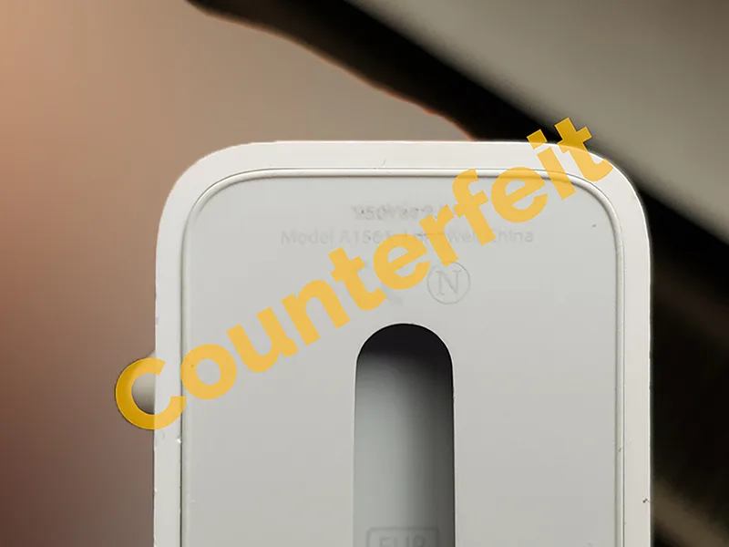 Alimentazione/adattatore USB «Apple MD836ZM/A 12W USB power adapter» — foto 3 dell'alert A12/00738/20