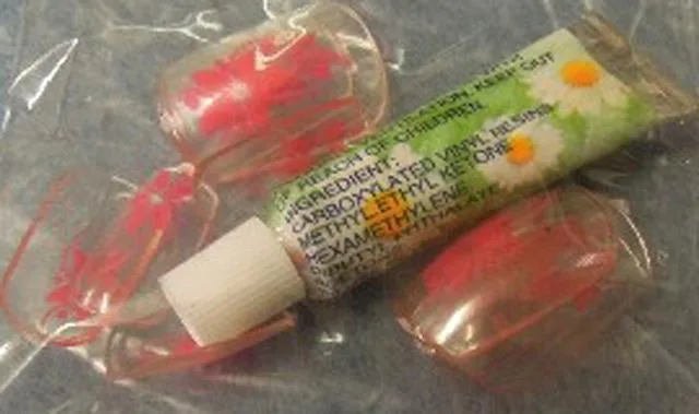 Chiodi falsi «Art Nails» — foto 1 dell'alert A12/1103/13