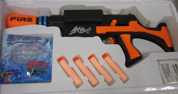 Set di pistole giocattolo «Attacks Elite» (Liang Yu)