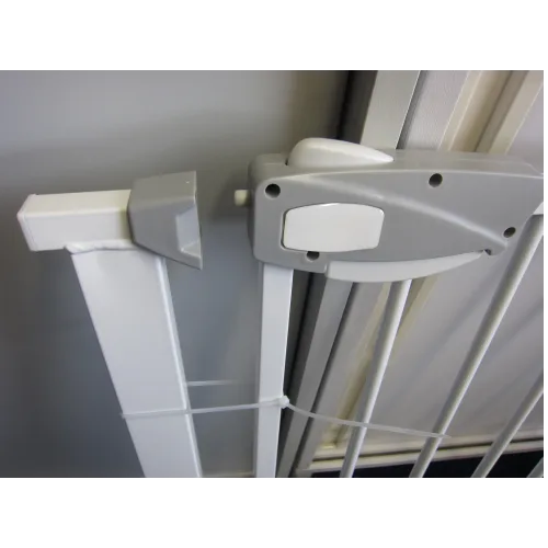 Cancello della scala «Auto-Close Baby Safety Gate YARDIN Treppenschutzgitter» — foto 4 dell'alert SR/03046/26