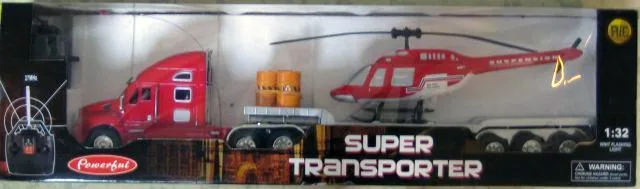 Auto giocattolo radiocomandata con telecomando. (SUPER TRANSPORTER.)