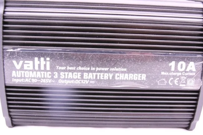 Caricabatterie «Automatic 3 stage battery charger» — foto 1 dell'alert A12/01719/21