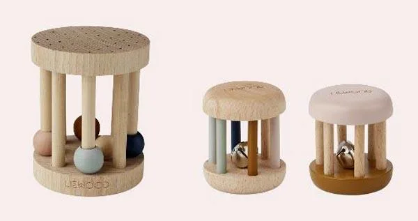 Sonaglio giocattolo in legno «Ayda &amp; Merete Wooden Rattle» (Liewood)