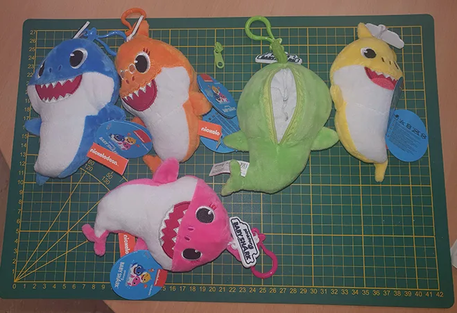 Giocattolo morbido «BABY SHARK, Clip On Coin Purse» (nickelodeon pinkfong)
