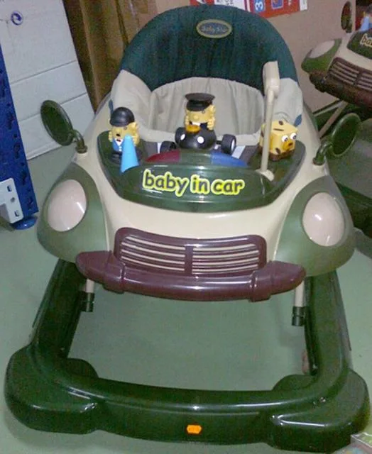 Baby Walker "Baby in auto" — (Super) &amp; #13; &amp; #13; (Baby Star)