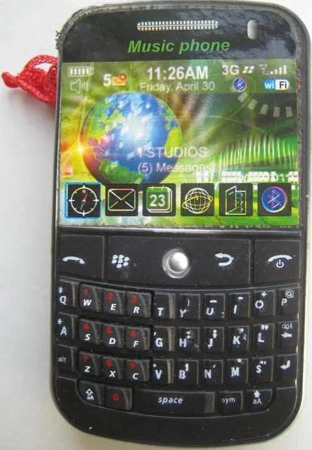 Telefono cellulare giocattolo «Back Berry 9000» — foto 2 dell'alert A12/1422/14