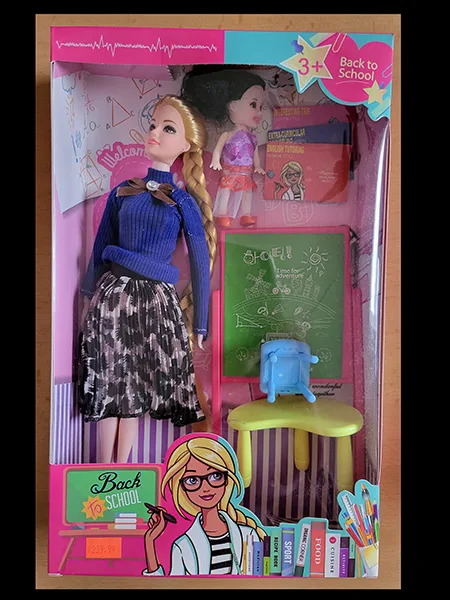 Bambola di plastica «Back To SCHOOL»