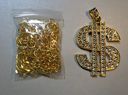 Collana con ciondolo «Balinco Dollar Zeichen Goldkette, Rapper, Gold, Goldene, Gangster Kette, satter Gold-Loo…» — foto 1 dell'alert INFO/00020/23