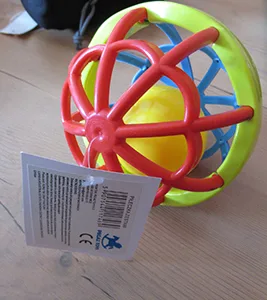 Giocattolo del sonaglio «Ball set (Pileczka zestaw)» (Pegaz Toys)