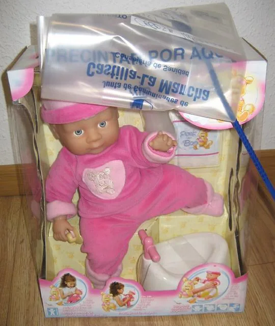 Bambola con accessori (Baby Peek a Boo)