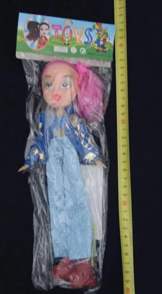 Bambola di plastica (TOYS)