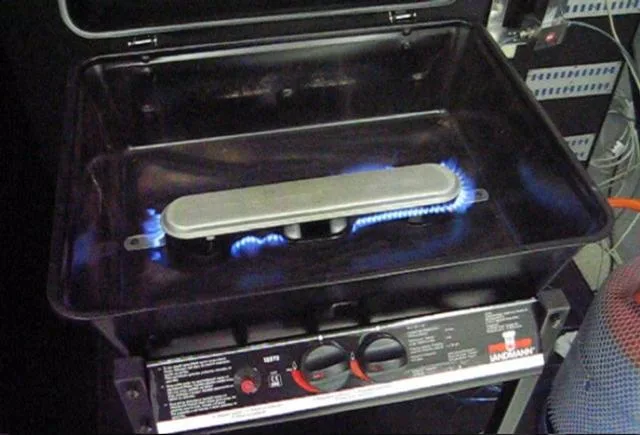 Barbecue a gas & #13; & #13; — foto 1 dell'alert 0226/11