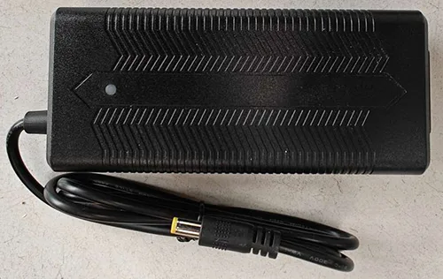 Batteria e caricabatterie — foto 1 dell'alert SR/01292/25