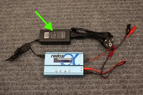 Caricabatterie «Battery charger Akkulaturi» (Redox)